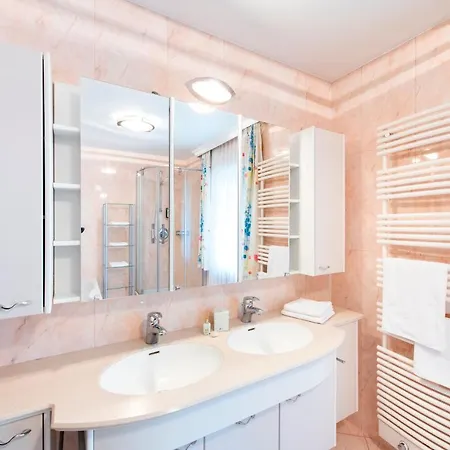 Manni - & Vakantiehuis Mayrhofen